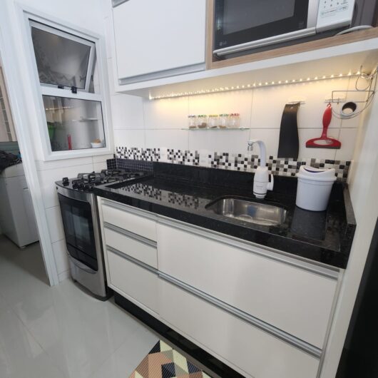 Foto de Seu refúgio perfeito em Florianópolis – apartamento 2 quartos pertinho do mar- Ingleses!