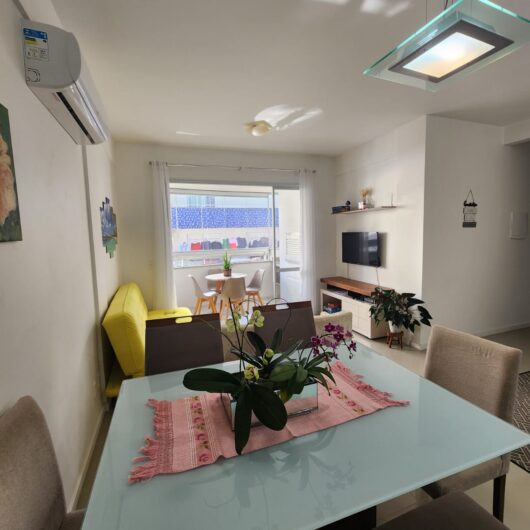 Foto de Seu refúgio perfeito em Florianópolis – apartamento 2 quartos pertinho do mar- Ingleses!