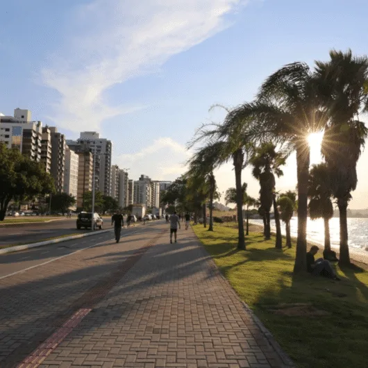 Artigo Viver no centro de Florianópolis: praticidade e vida urbana