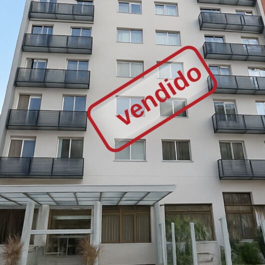Apartamento à venda no Edifício Fontainebleau – Centro de Florianópolis