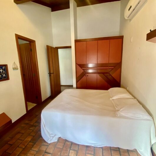 Foto de Casa para Locação por Temporada – A 50 metros da praia