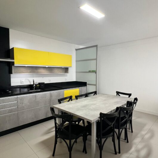 Foto de Apartamento 3 dormitórios nos Ingleses — a 400m da Praia!