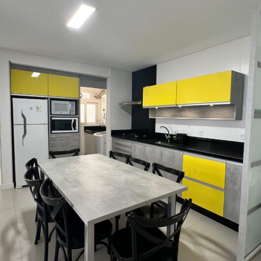 Foto de Apartamento 3 dormitórios nos Ingleses — a 400m da Praia!