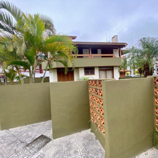 Casa para Locação por Temporada – A 50 metros da praia