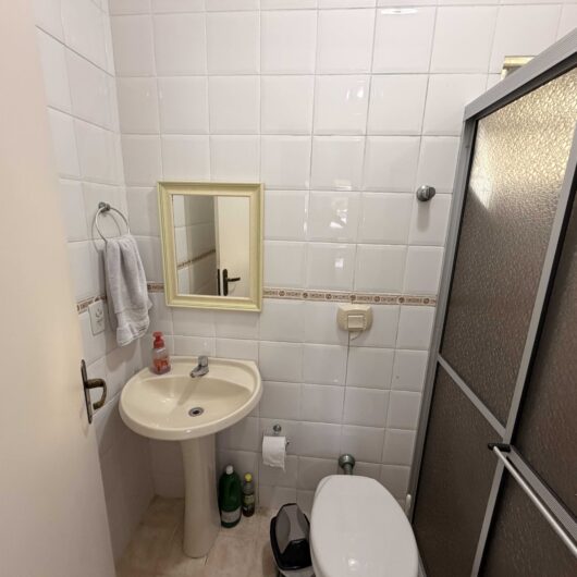 Foto de Casa com Piscina e Churrasqueira a 900m da Praia dos Ingleses | Conforto para até 10 hóspedes