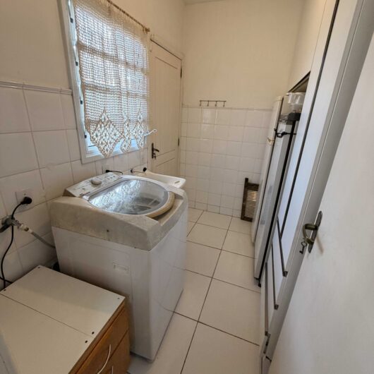 Foto de Casa com Piscina e Churrasqueira a 900m da Praia dos Ingleses | Conforto para até 10 hóspedes