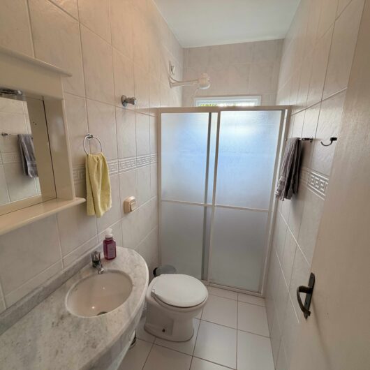 Foto de Casa com Piscina e Churrasqueira a 900m da Praia dos Ingleses | Conforto para até 10 hóspedes